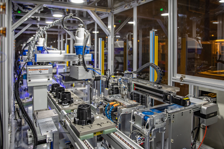 1640588378102683.jpg 601.自動機(jī)床加工機(jī)器人.jpg